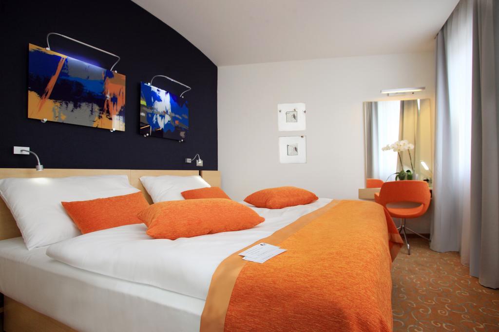 Orea Hotel Atrium Otrokovice Quarto foto